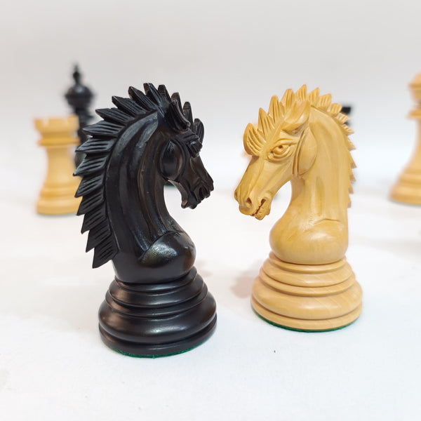 Luxury Staunton Chess Pieces - Ebony and Boxwood Luxury Staunton Chess Pieces - Ebony and Boxwood