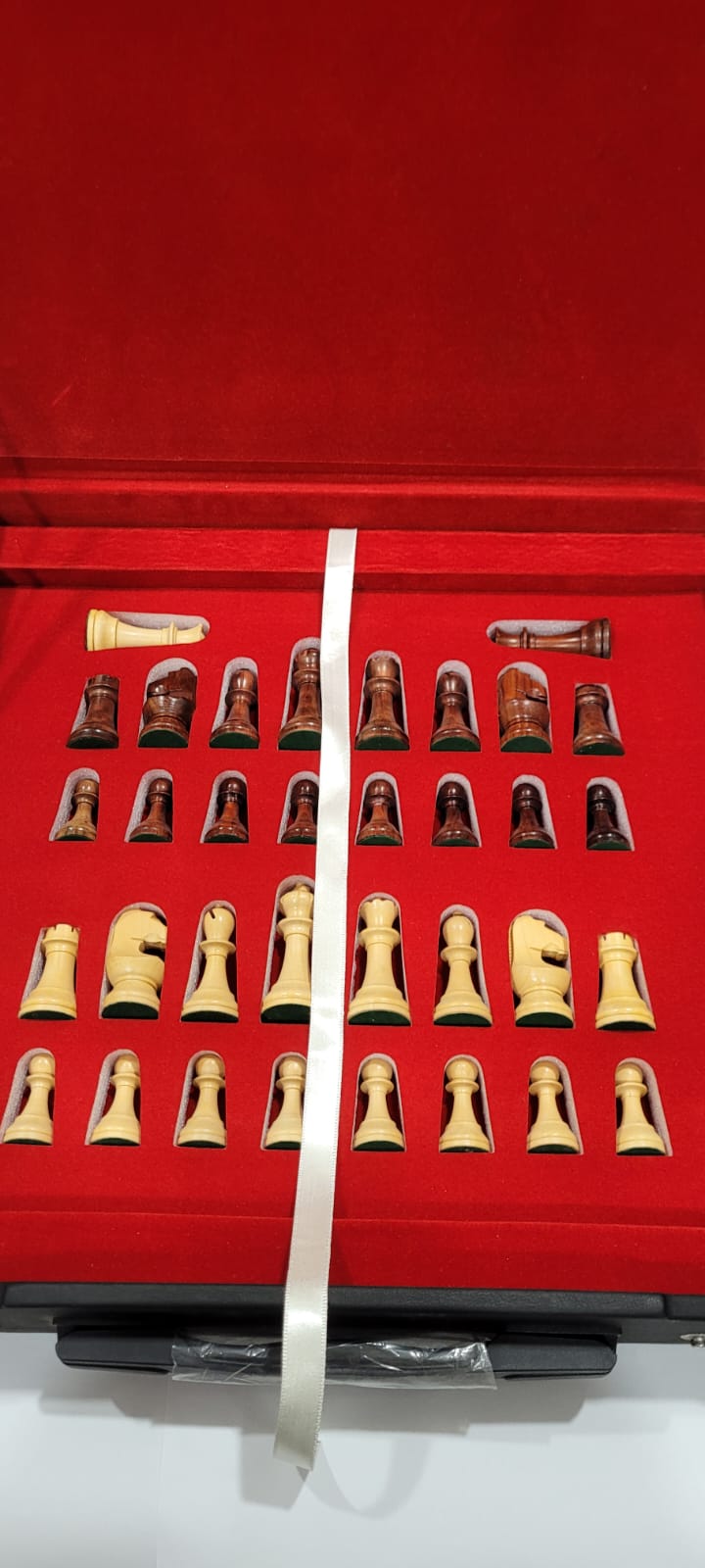 Special Edition Artist's Crafted Vintage Staunton Chess Set (BROWN)