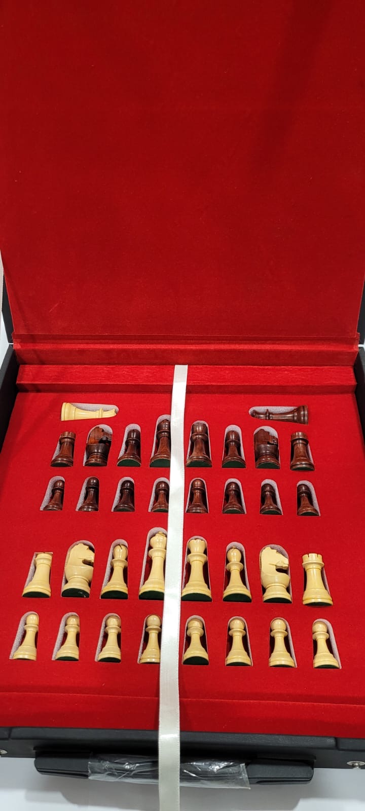 Special Edition Artist's Crafted Vintage Staunton Chess Set (RED BROWN)