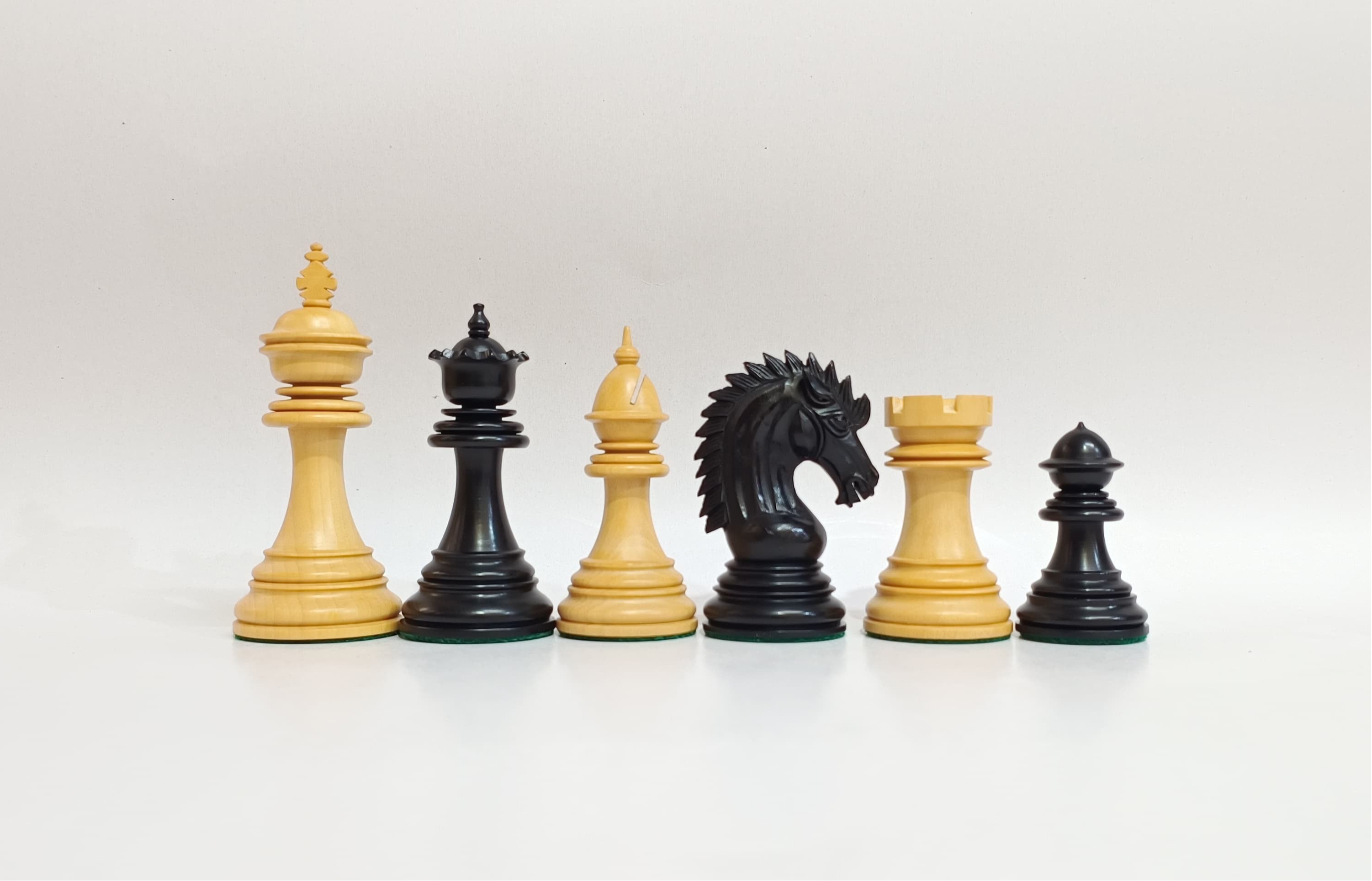 Luxury Staunton Chess Pieces - Ebony and Boxwood My Chess Sets