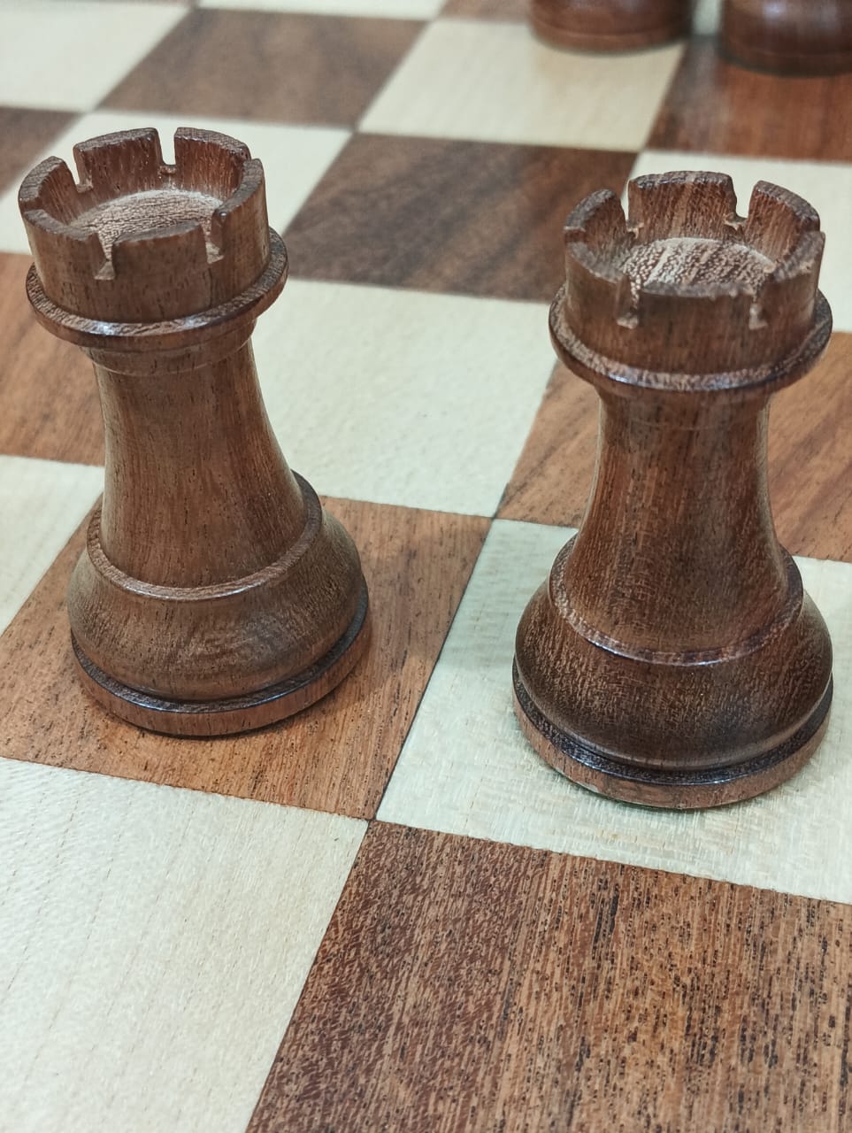 Special Edition Artist's Crafted Vintage Staunton Chess Set (BROWN)